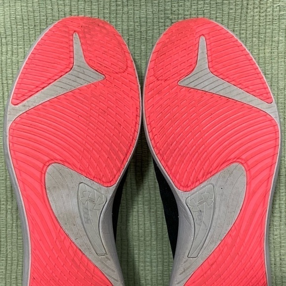 Under Armour Womens Black Sway Athletic Running Low Sneaker Shoes - Size US 9 - Picture 10 of 12